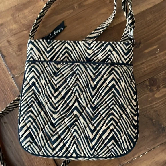 Vera Bradley Crossbody Bag - Picture 2 of 5